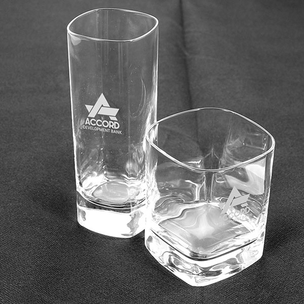 J019 Crystal Square Tumbler