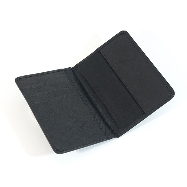 H086 Prestbury Passport Wallet