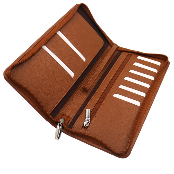 Q035 Pebbled Leather Travel Wallet