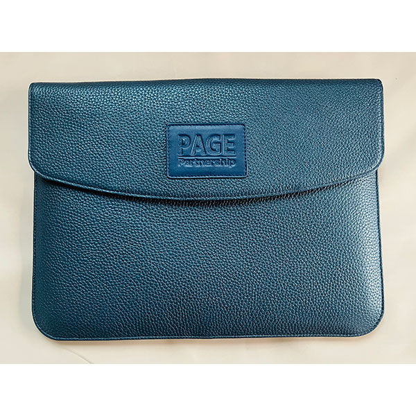 Q035 Pebbled Leather Laptop Sleeve