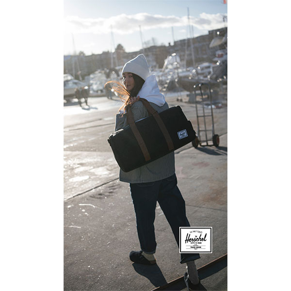Q037 Herschel Novel Duffel Bag