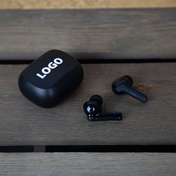Q018 Wireless Earbuds