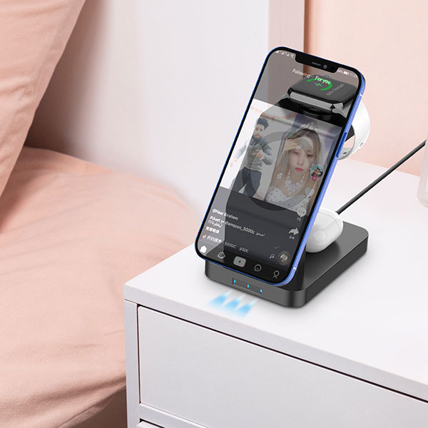 M078 Xoopar Icon 3 in 1 Magnetic Wireless Charger