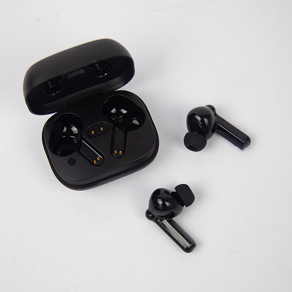 Q018 Wireless Earbuds